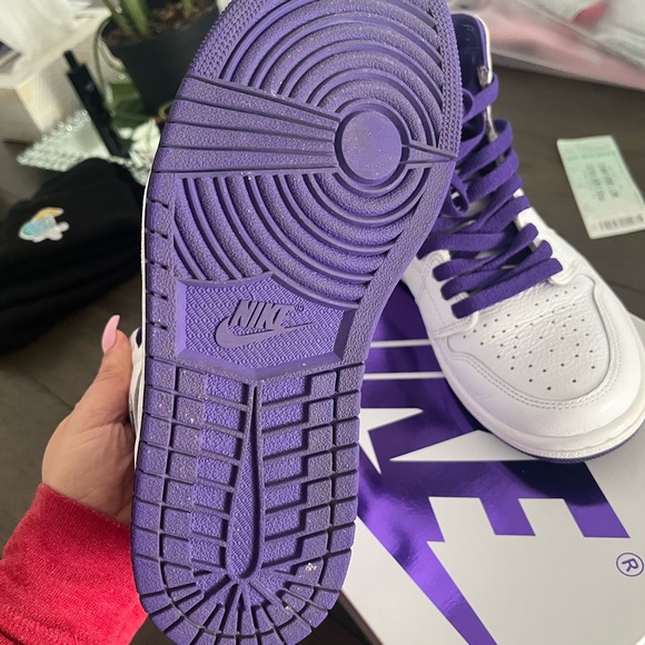 Nike Jordan 1 high OG - Picture 3 of 3